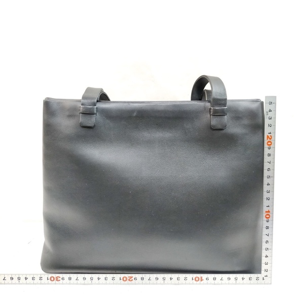 Chanel Shoulder Bag Black Leather - Picture 2 of 9